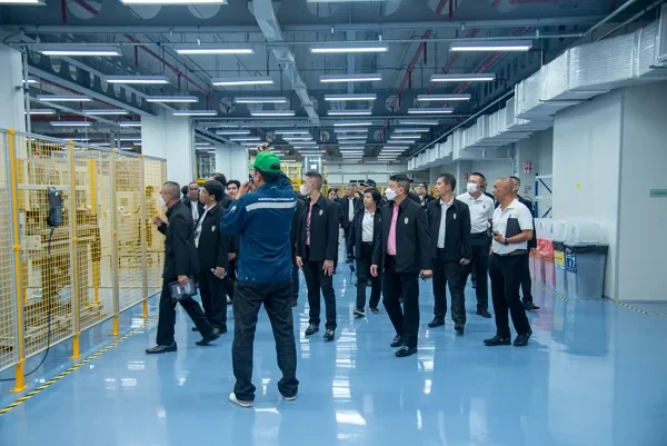 EA เปิดบ้านต้อนรับ วปอ. เยี่ยมชม Gigafactory แห่งแรกใน SE Asia