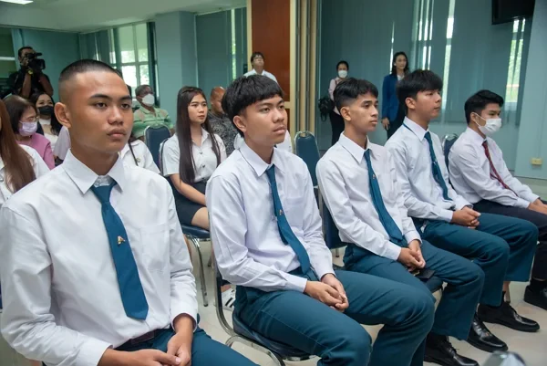 EA ร่วมกับ บลูเทคซิตี้ เดินหน้ามอบทุนการศึกษา ปี 2566 พัฒนาศักยภาพกำลัง