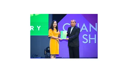 เกียรติบัตรการเป็นสถานประกอบการอุตสาหกรรมที่ดำเนินงานตามหลักเกณฑ์ธรรมาภิบาลสิ่งแวดล้อม ซึ่งกลุ่ม EA ได้รับถึง 2 ใบ กล่าวคือ โรงไฟฟ้าพลังงานแสงอาทิตย์ จ.พิษณุโลก และโรงงานผลิตและจำหน่ายไบโอดีเซลและกลีเซอรีน จ.ปราจีนบุรี